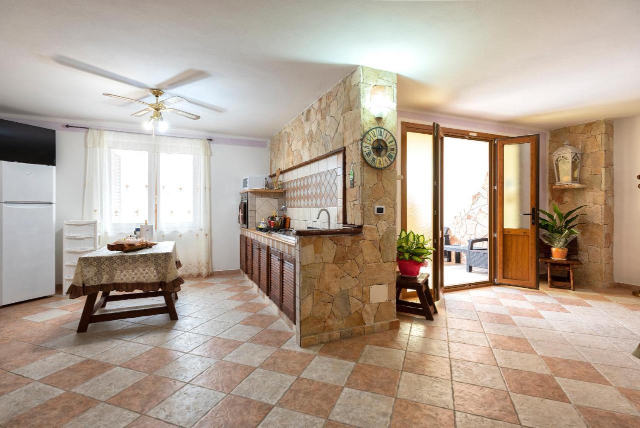 Da Mario & Marianna Apartment Campanedda Exterior photo
